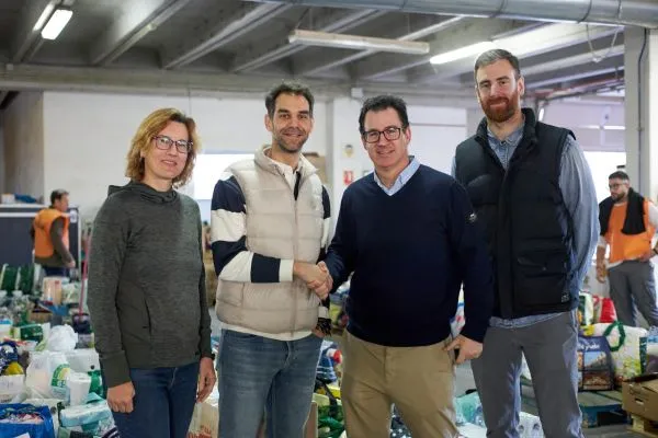 Jugadores y exjugadores de la NBA se unen para apoyar las tareas de recuperación en Valencia tras las inundaciones por la dana
